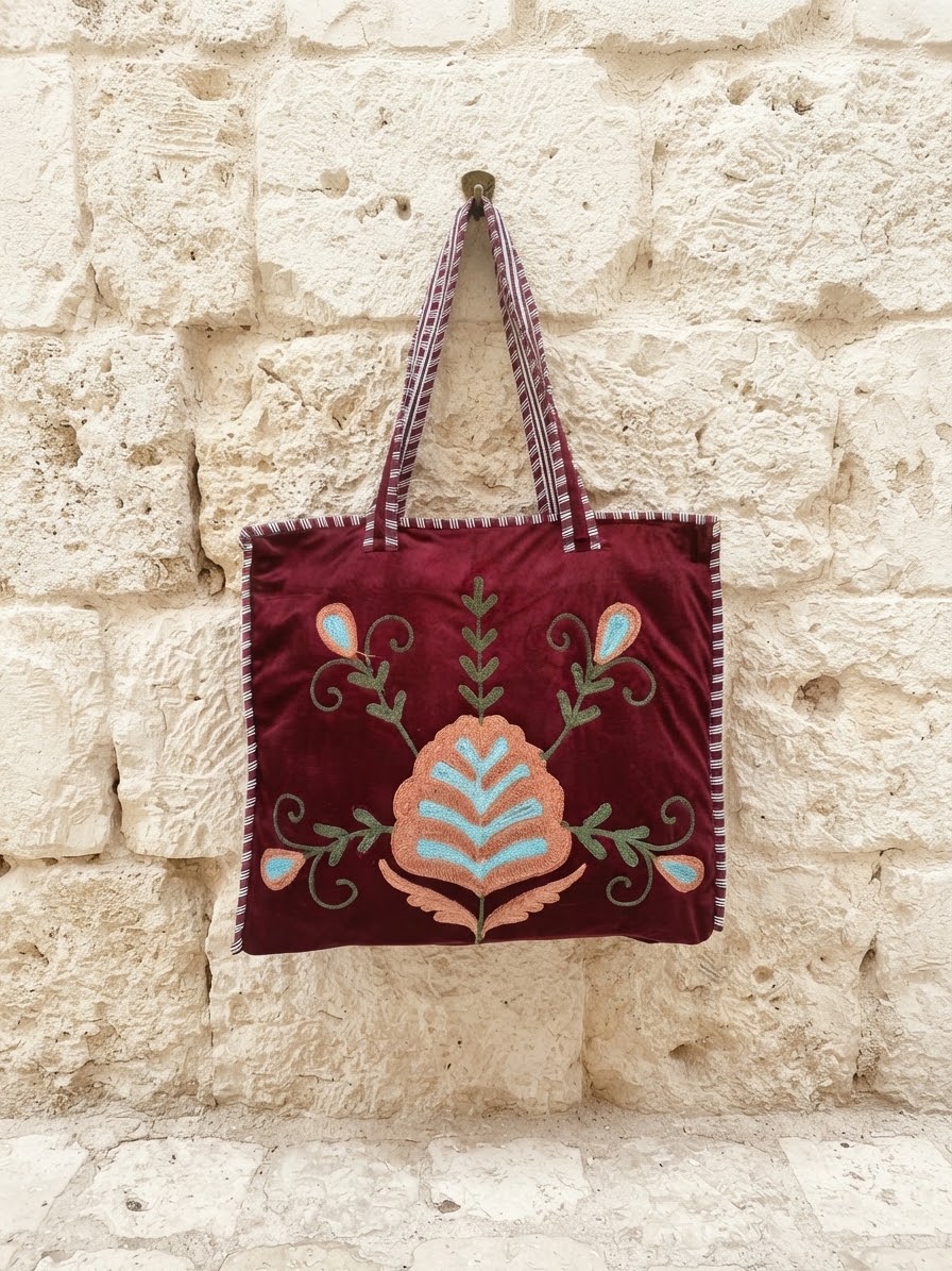Tote Bag in Velluto Bordeaux con Ricami