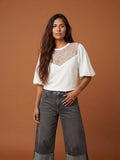 T-Shirt romantica con Maniche a Sbuffo e Inserti in pizzo